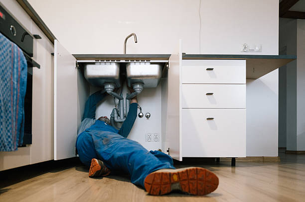 Professional Leak Detection technician working in Tualatin, OR